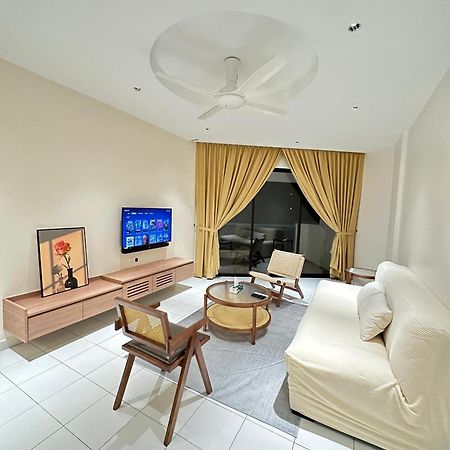 Newly Renovated Comfy Beachfront View At Seri Bulan 포트딕슨 외부 사진