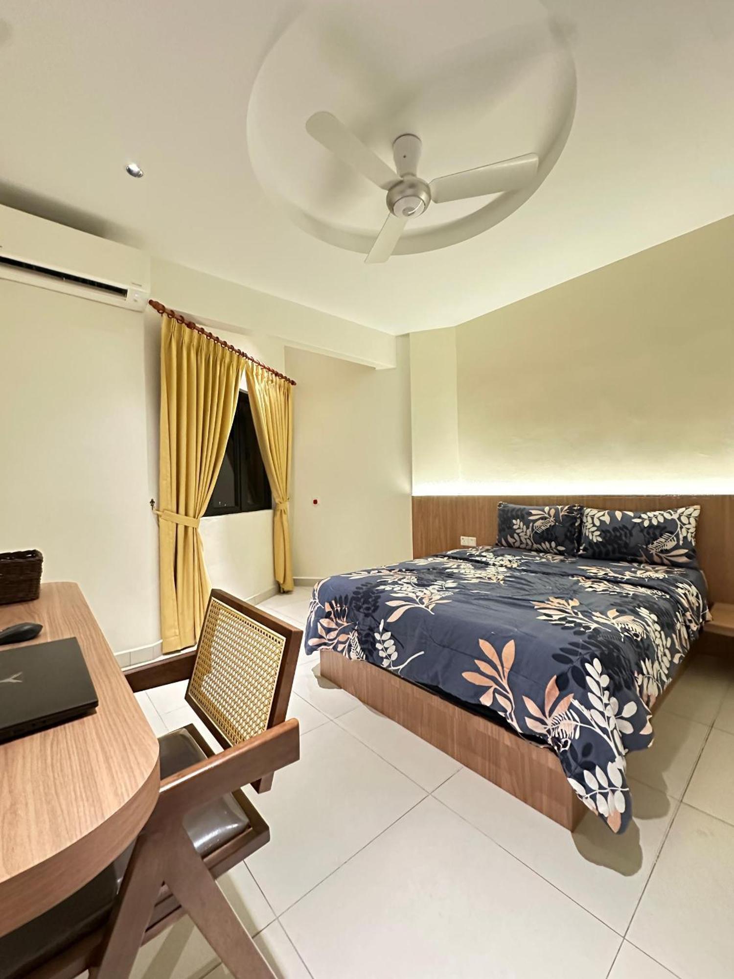 Newly Renovated Comfy Beachfront View At Seri Bulan 포트딕슨 외부 사진