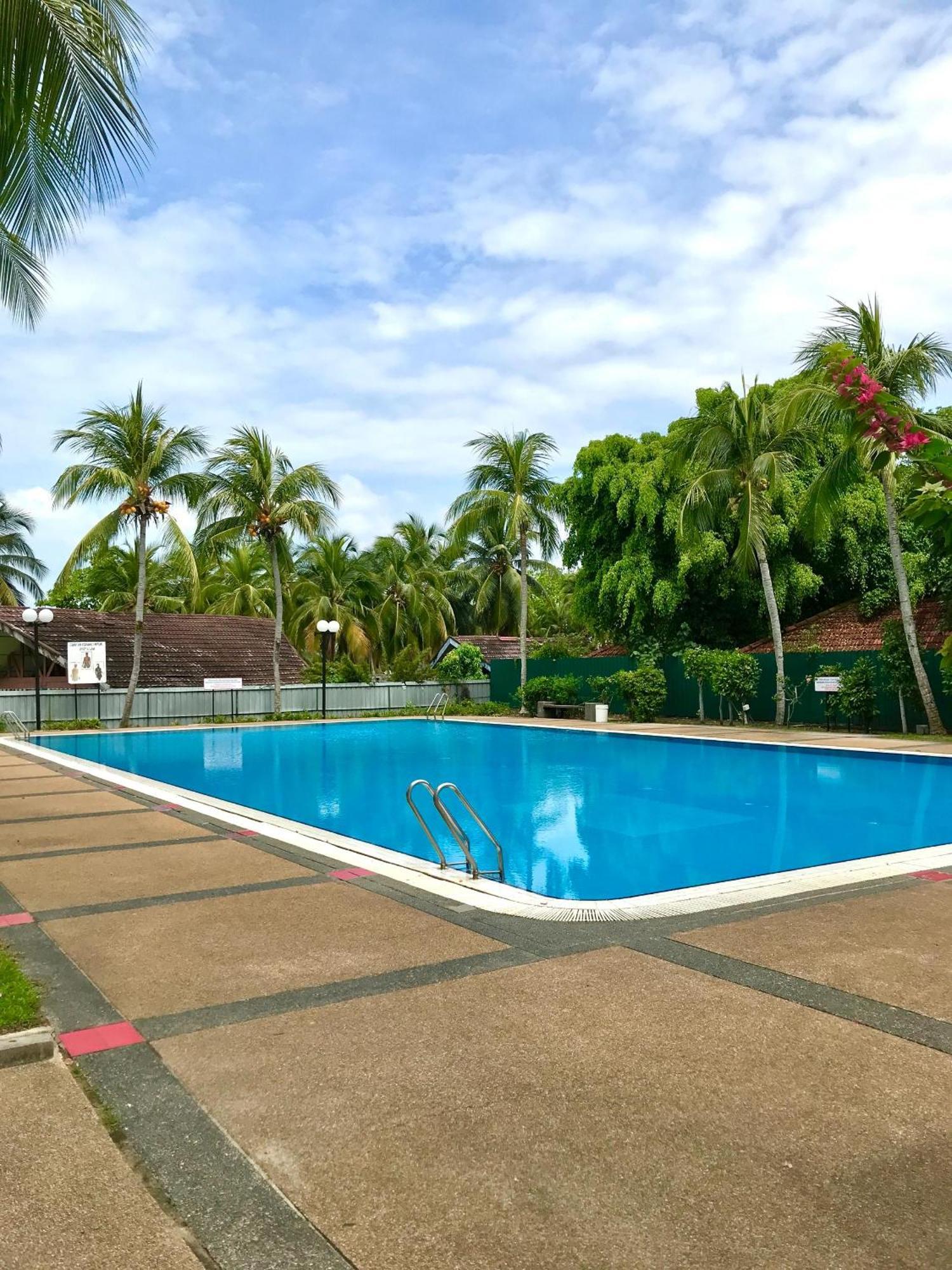 Newly Renovated Comfy Beachfront View At Seri Bulan 포트딕슨 외부 사진